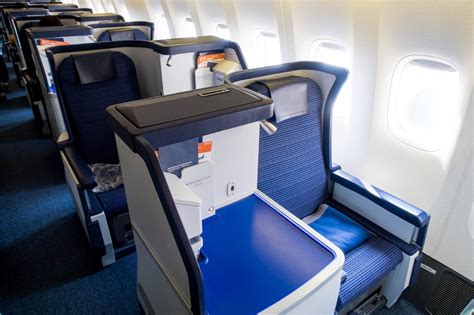 ana boeing 777 300er business class